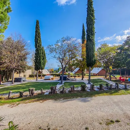 公寓 Poggio Imperiale Marche - & Glamping & Bubble 西维尔诺瓦·马尔凯